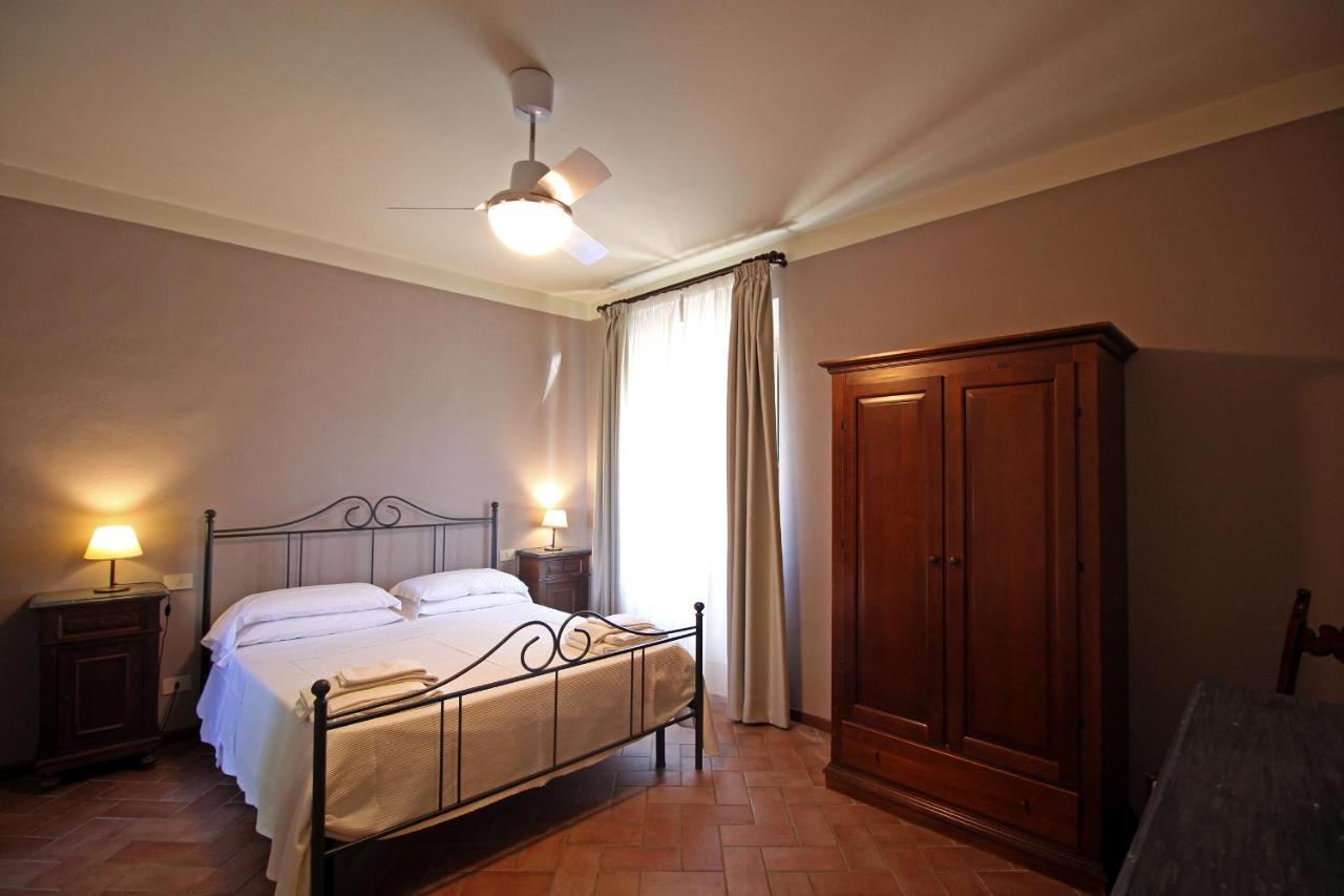 Agriturismo Casale Dello Sparviero Castellina in Chianti Exterior photo
